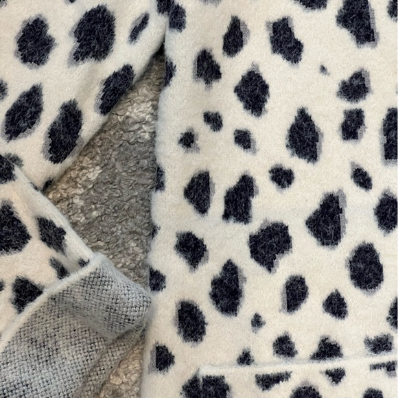 Like New Ann Taylor spotted fuzzy cardi - Picture 6 of 7